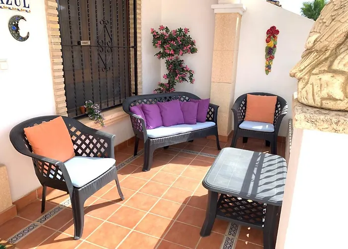 Villamartin, Lovely 2 Bed House, Short Walk To The Plaza.
